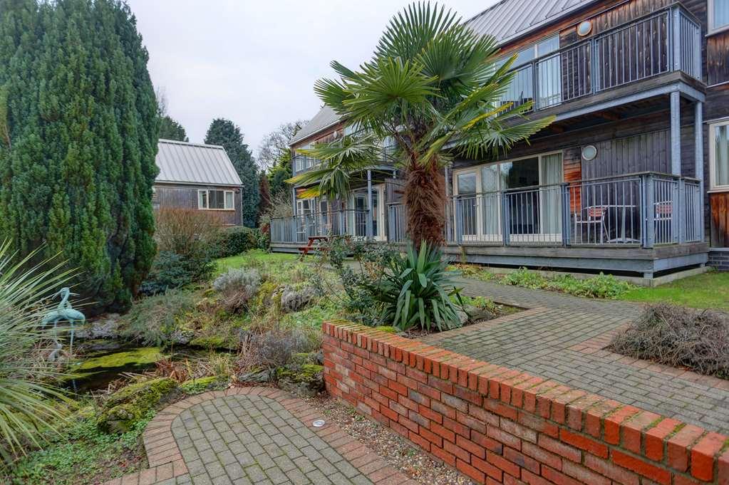 Oaklands Hotel Thorpe St Andrew ภายนอก รูปภาพ